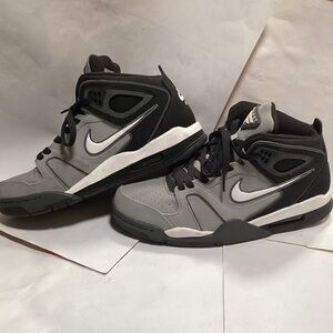 Nike Air Flight High Tops. MINT!!